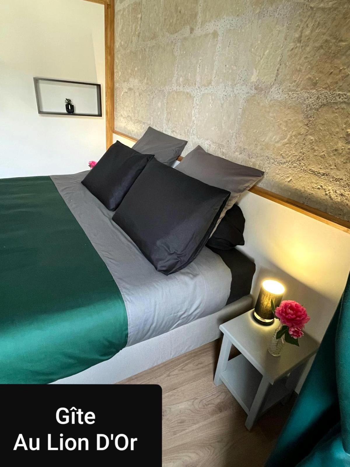 Au Lion D'Or Apartment Les Roches-l'Eveque Bagian luar foto